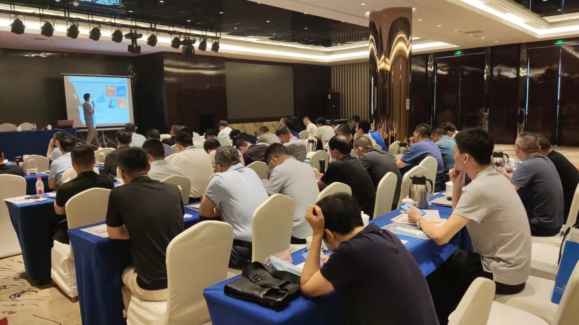 光伏儲(chǔ)能電站企業(yè)定制化培訓(xùn) 蘇州企業(yè)內(nèi)訓(xùn)圓滿結(jié)束